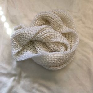 White Infinite Scarf